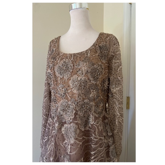 Mac Duggal Metallic Embellished Gown - Picture 13 of 16